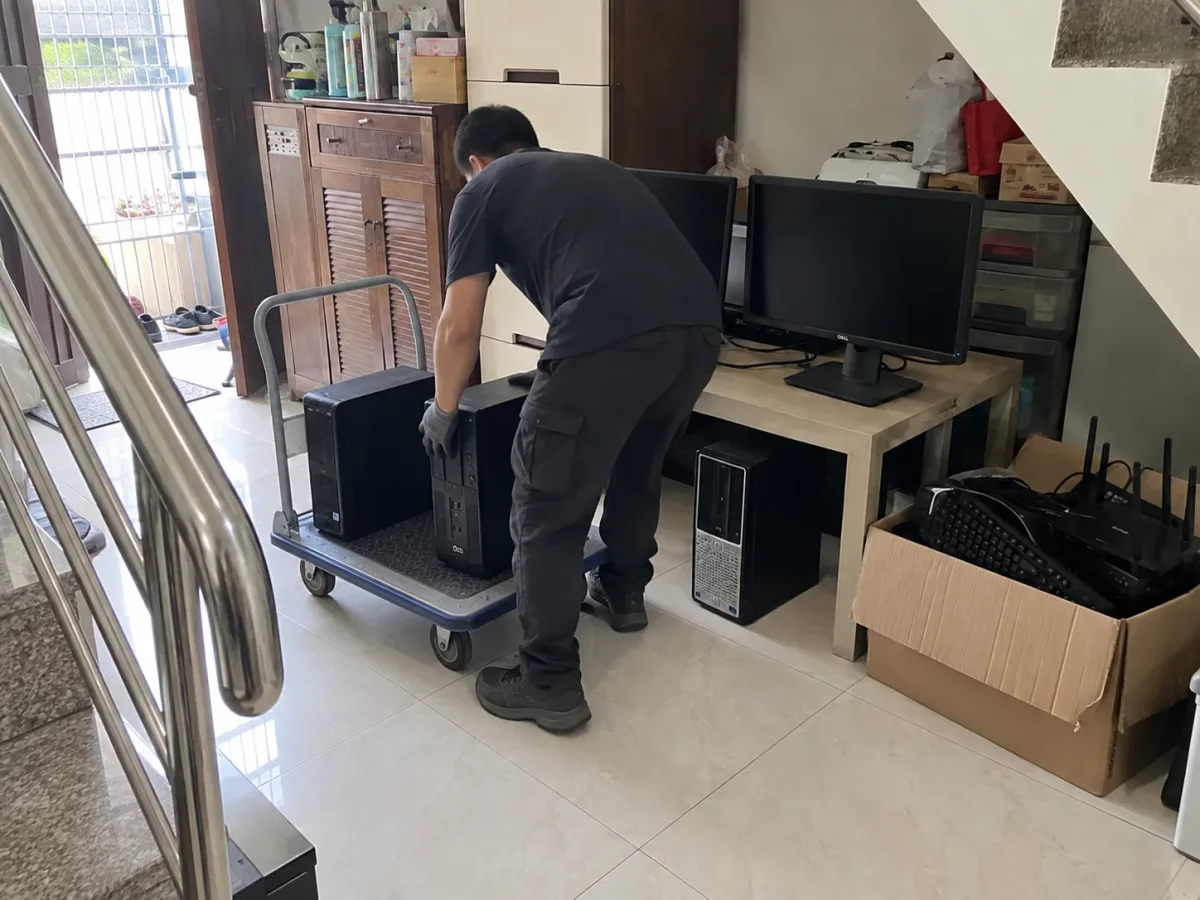 元朗整理搬運中